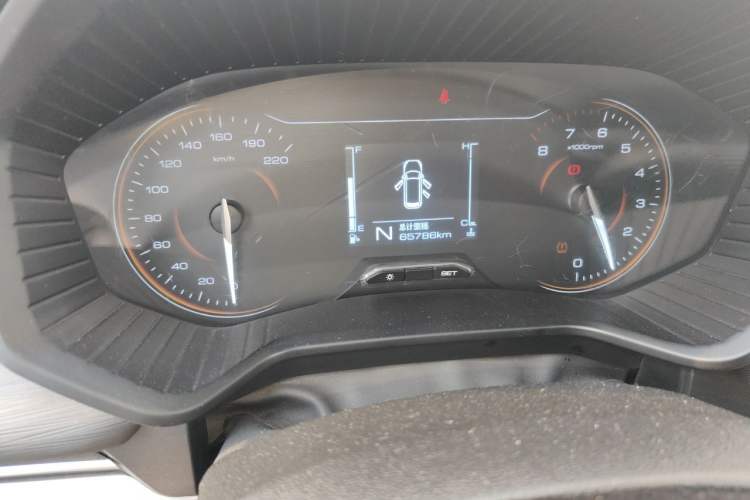 Used Wuling Jiachen 2022 1.5L Manual Comfort Edition Odometer Close Up