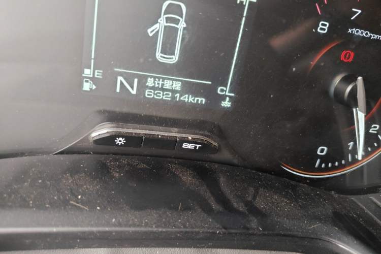 Used Wuling Jiachen 2022 1.5L Manual Comfort Edition Odometer Close Up