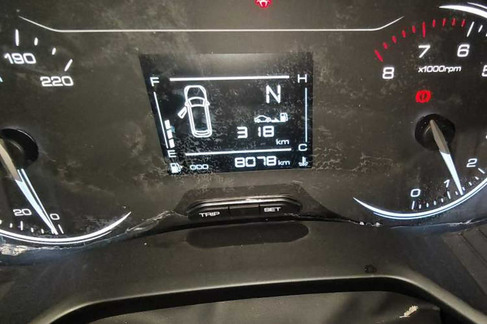 Used Wuling Jiachen 2022 1.5L Manual Enjoyment Elite Model Odometer Close Up