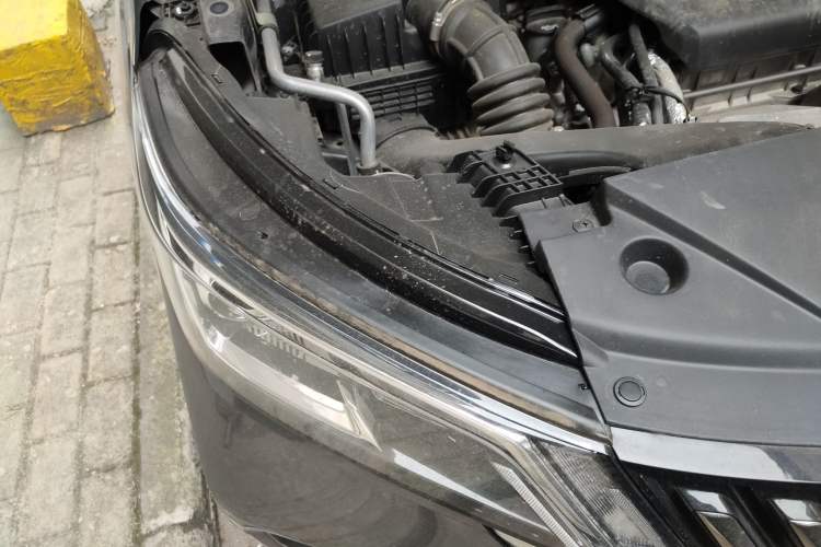 Used Wuling Jiachen 2022 1.5T CVT Smart Luxury Version Right Front Headlight