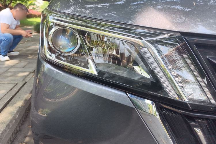 Used Wuling Jiachen 2022 1.5T Manual Comfort & Dynamic Version Right Front Headlight