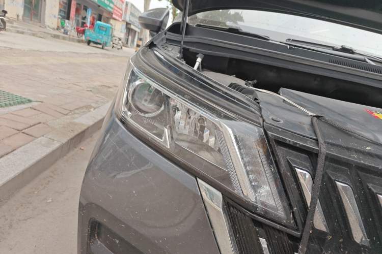 Used Wuling Jiachen 2022 1.5L Manual Comfort Edition Right Front Headlight