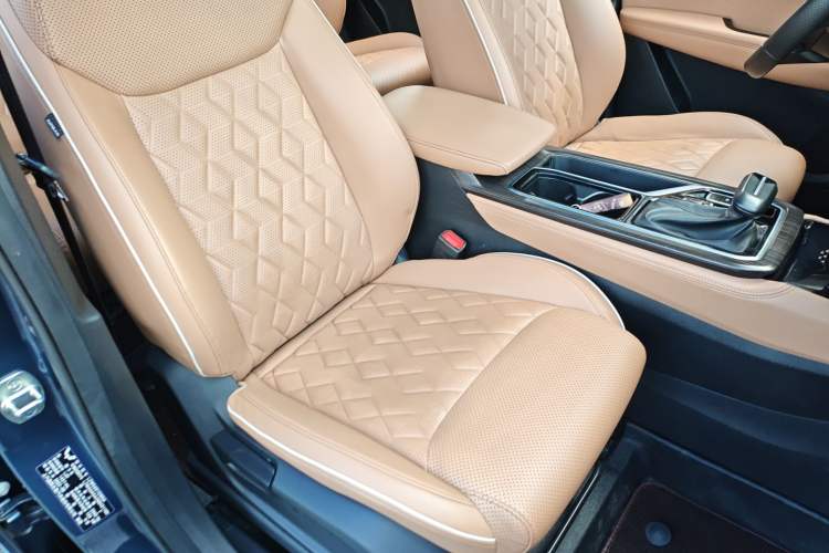 Used Wuling Jiachen 2022 1.5T CVT Deluxe Flagship Edition Right Front Seat