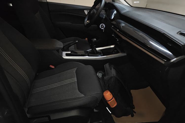 Used Wuling Jiachen 2022 1.5L Manual Enjoyment Elite Model Right Front Seat