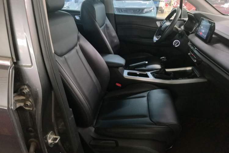 Used Wuling Jiachen 2022 1.5T Manual Light Enjoyment Dynamic Version Right Front Seat