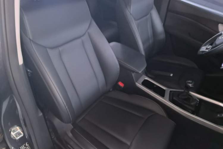 Used Wuling Jiachen 2022 1.5L Manual Comfort Edition Right Front Seat