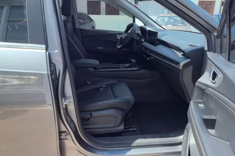 Used Wuling Jiachen 2022 1.5T CVT Smart Luxury Version Right Front Seat