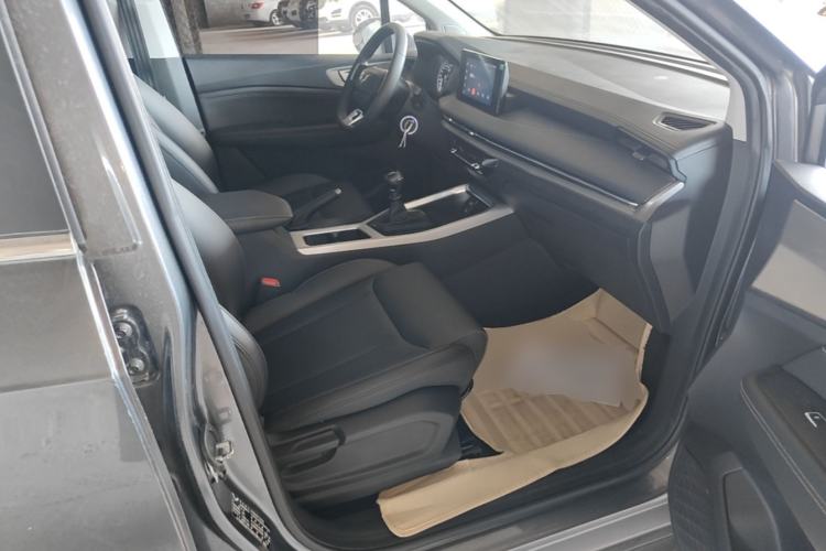 Used Wuling Jiachen 2022 1.5L Manual Comfort Edition Right Front Seat