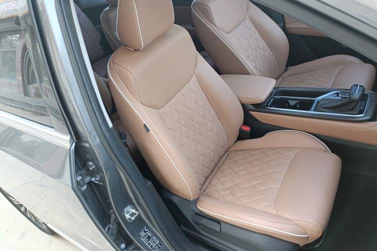 Used Wuling Jiachen 2022 1.5T CVT Deluxe Flagship Edition Right Front Seat