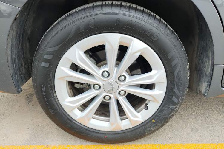 Used Wuling Jiachen 2022 1.5T CVT Smart Luxury Version Right Rear Wheel Hub