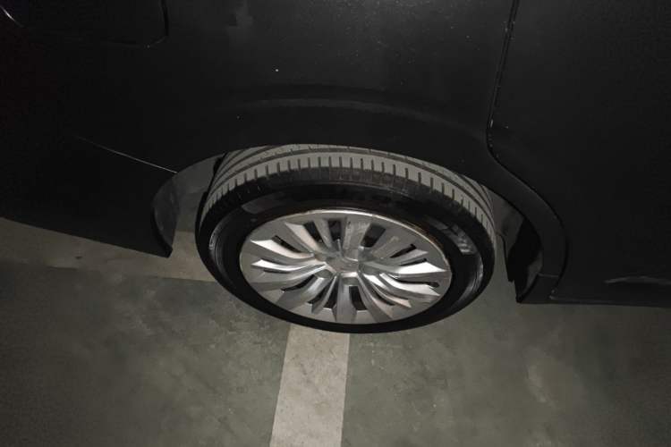 Used Wuling Jiachen 2022 1.5L Manual Enjoyment Elite Model Right Rear Wheel Hub