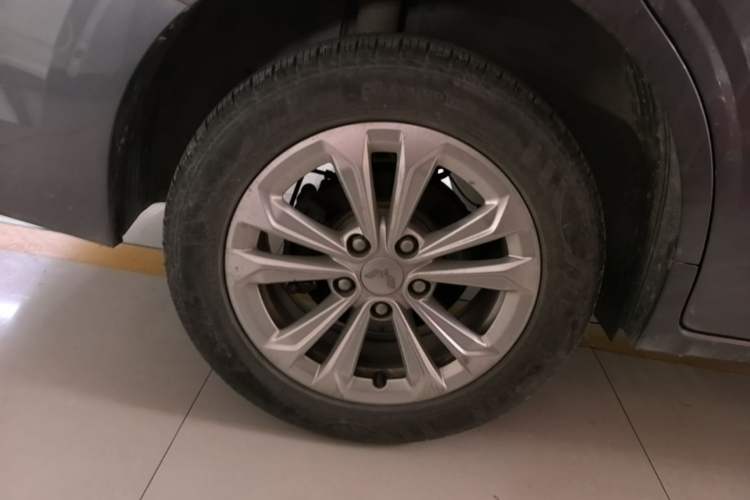 Used Wuling Jiachen 2022 1.5T Manual Light Enjoyment Dynamic Version Right Rear Wheel Hub
