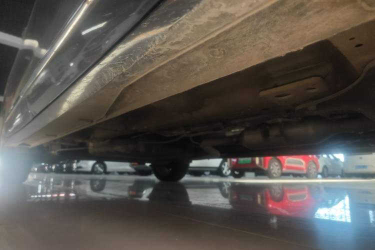 Used Wuling Jiachen 2022 1.5L Manual Comfort Edition Right Side Sill