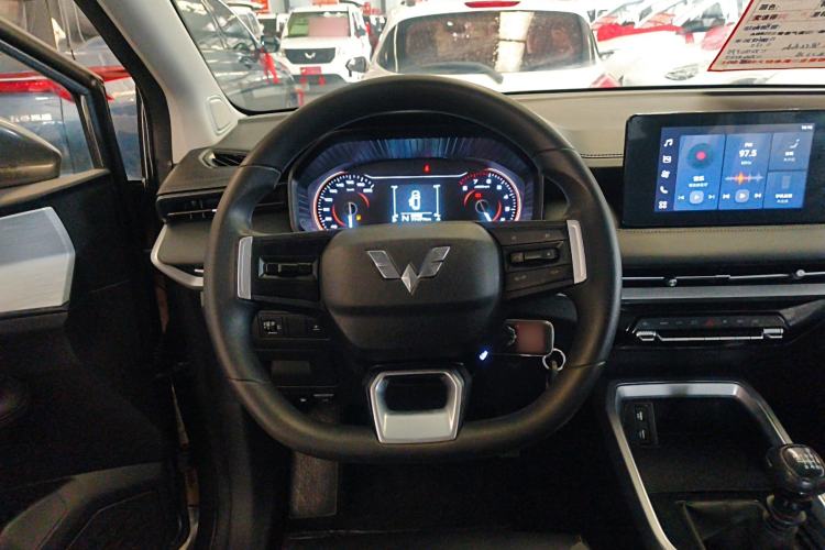 Used Wuling Jiachen 2022 1.5T Manual Light Enjoyment Dynamic Version Steering Wheel