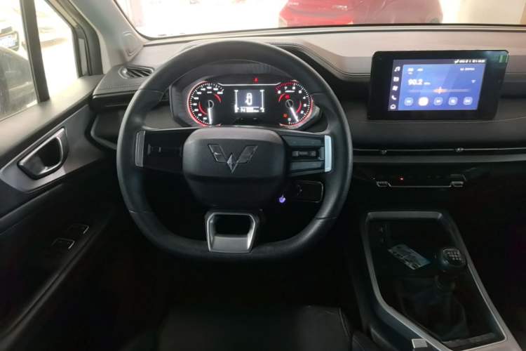 Used Wuling Jiachen 2022 1.5T Manual Light Enjoyment Dynamic Version Steering Wheel