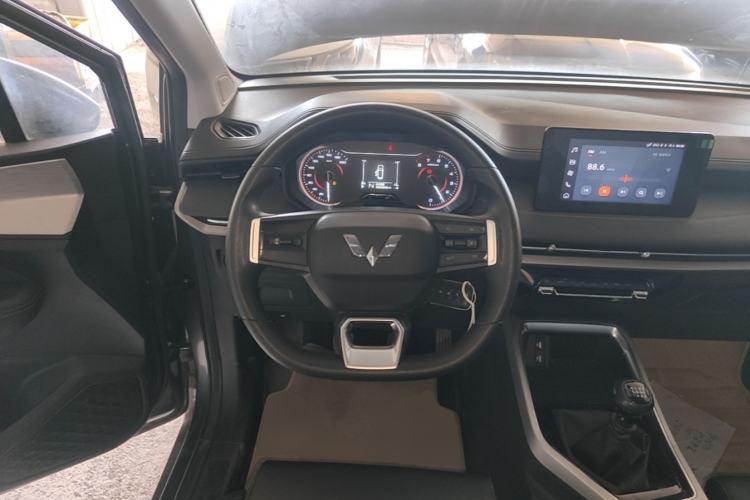 Used Wuling Jiachen 2022 1.5L Manual Comfort Edition Steering Wheel