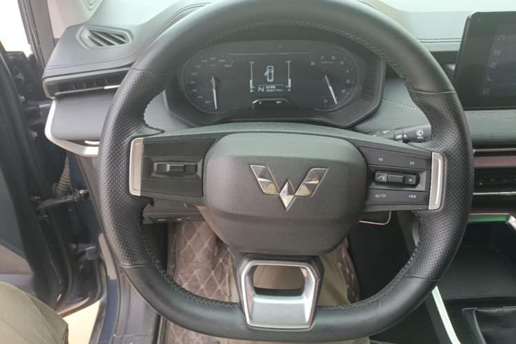 Used Wuling Jiachen 2022 1.5L Manual Light Comfort Edition Steering Wheel
