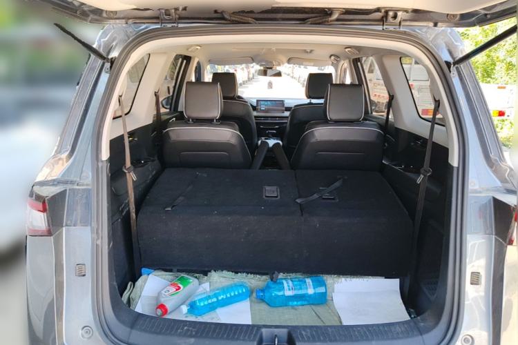 Used Wuling Jiachen 2022 1.5T CVT Deluxe Flagship Edition Trunk