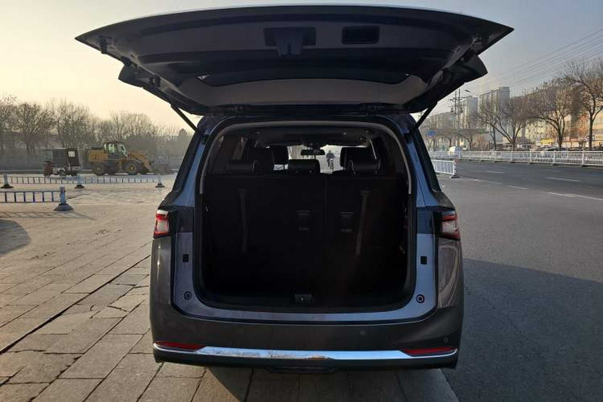 Used Wuling Jiachen 2022 1.5T CVT Deluxe Flagship Edition Trunk