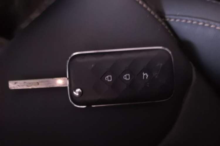Used Wuling Jiachen 2022 1.5L Manual Comfort Edition Vehicle Key