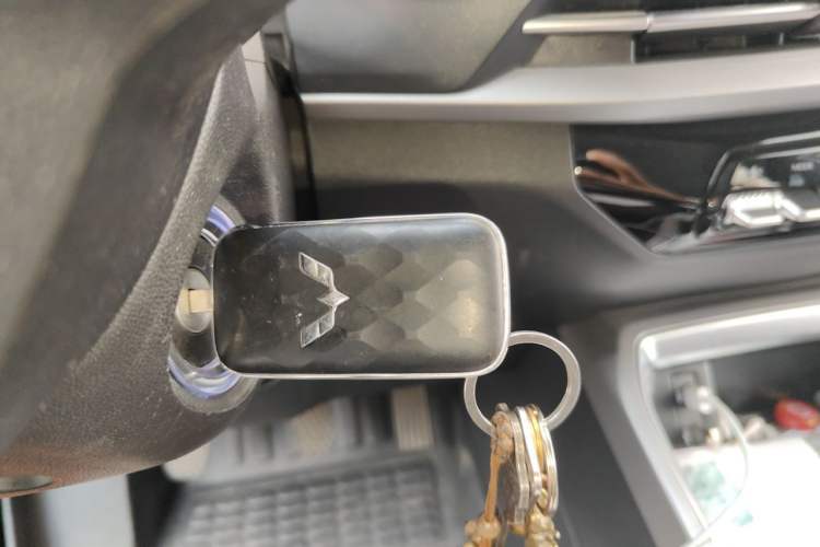 Used Wuling Jiachen 2022 1.5L Manual Comfort Edition Vehicle Key