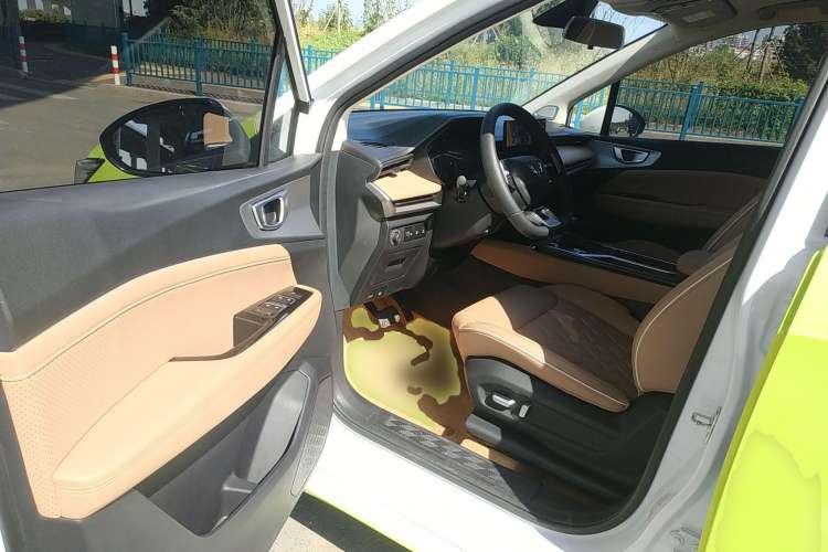 Used Wuling Jiachen 2022 1.5T CVT Deluxe Flagship Edition Driver Seat
