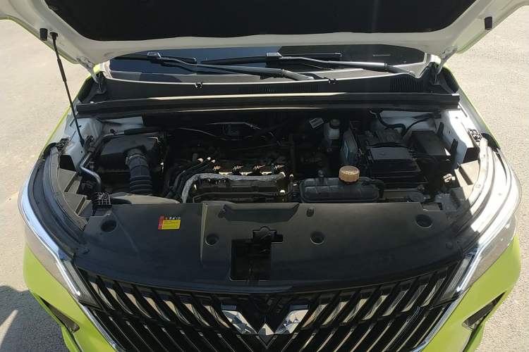 Used Wuling Jiachen 2022 1.5T CVT Deluxe Flagship Edition Engine Bay