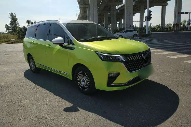 Used Wuling Jiachen 2022 1.5T CVT Deluxe Flagship Edition Front Right 45 Deg