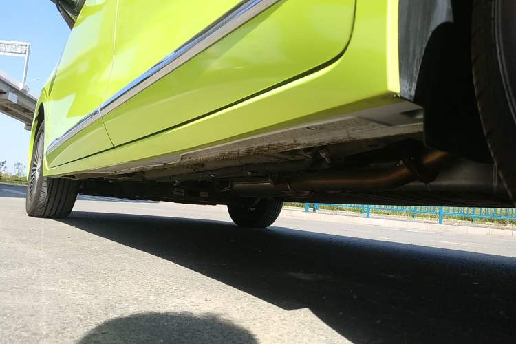 Used Wuling Jiachen 2022 1.5T CVT Deluxe Flagship Edition Left Side Sill