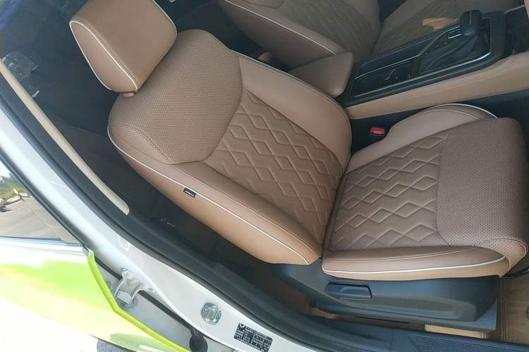 Used Wuling Jiachen 2022 1.5T CVT Deluxe Flagship Edition Right Front Seat