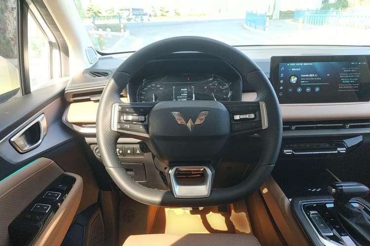 Used Wuling Jiachen 2022 1.5T CVT Deluxe Flagship Edition Steering Wheel