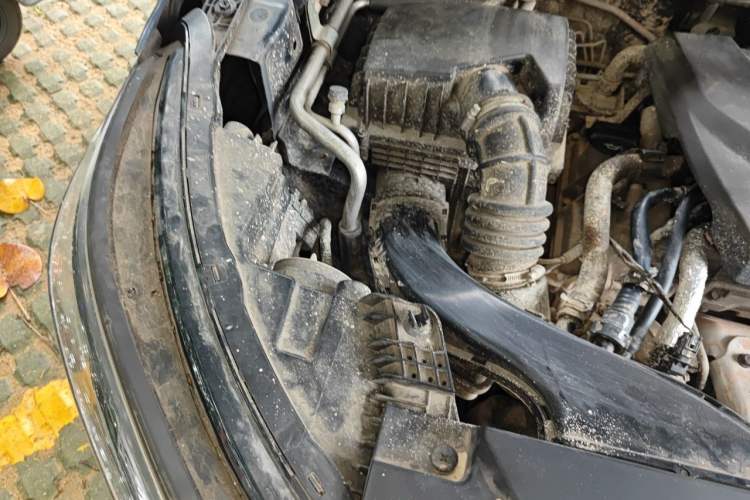 Used Wuling Jiachen 2022 1.5T CVT Smart Luxury Version Engine Bay Right