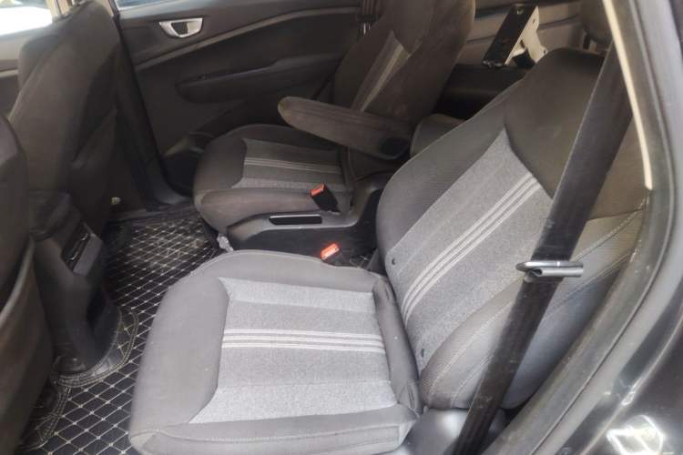 Used Wuling Jiachen 2022 1.5L Manual Enjoyment Elite Model Left Rear Seat