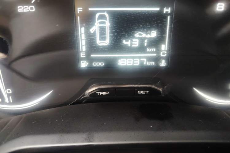 Used Wuling Jiachen 2022 1.5L Manual Enjoyment Elite Model Odometer Close Up