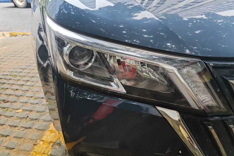 Used Wuling Jiachen 2022 1.5T CVT Smart Luxury Version Right Front Headlight
