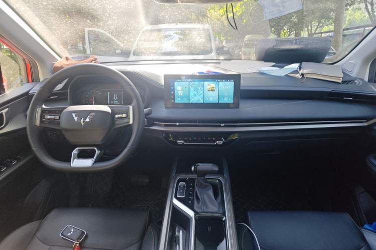 Used Wuling Jiachen 2022 1.5T CVT Smart Luxury Version Center Console