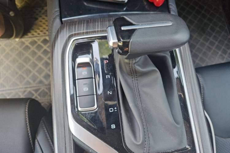 Used Wuling Jiachen 2022 1.5T CVT Smart Luxury Version Gear Lever