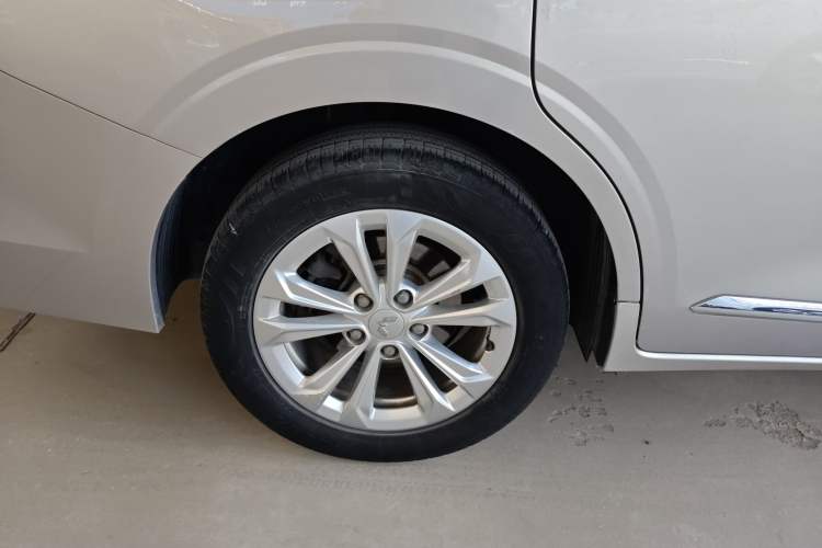 Used Wuling Jiachen 2022 1.5T CVT Smart Luxury Version Exterior 2