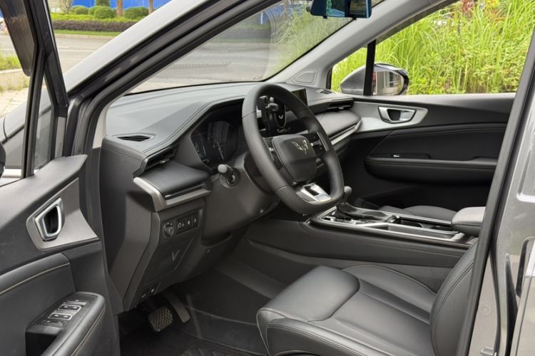 Used Wuling Jiachen 2022 1.5T CVT Smart Luxury Version Exterior 6