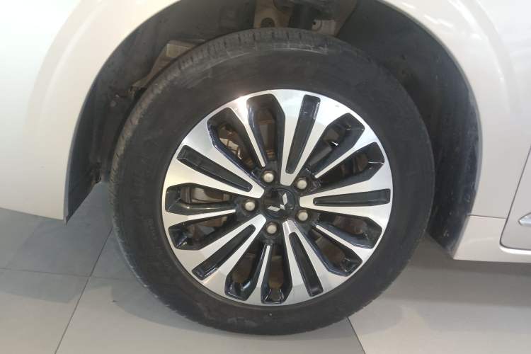Used Wuling Jiachen 2022 1.5T CVT Deluxe Flagship Edition Exterior 7