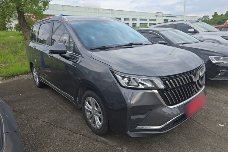 Used Wuling Jiachen 2022 1.5T Manual Light Enjoyment Dynamic Version Front Right 45 Deg