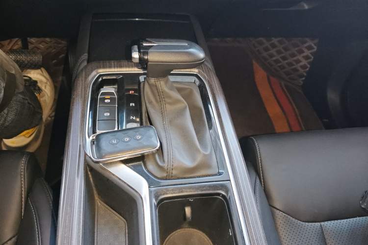 Used Wuling Jiachen 2022 1.5T CVT Smart Luxury Version Gear Lever