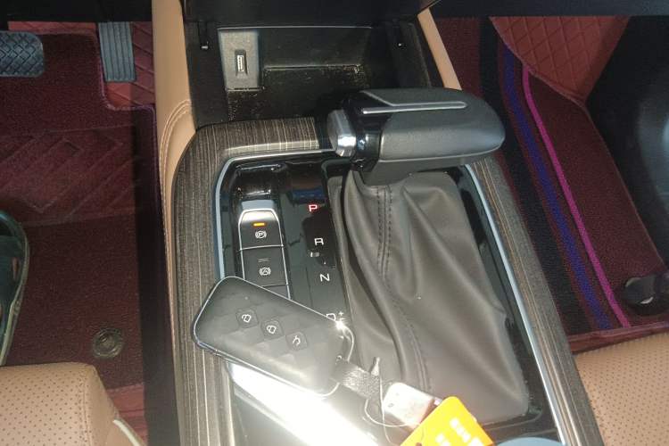 Used Wuling Jiachen 2022 1.5T CVT Deluxe Flagship Edition Gear Lever