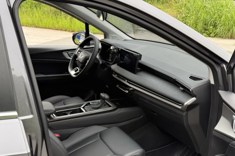 Used Wuling Jiachen 2022 1.5T CVT Smart Luxury Version Interior 2