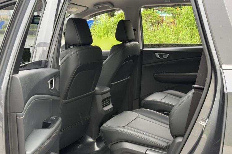Used Wuling Jiachen 2022 1.5T CVT Smart Luxury Version Interior 5