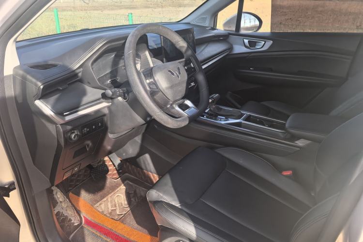 Used Wuling Jiachen 2022 1.5T CVT Smart Luxury Version Interior 6