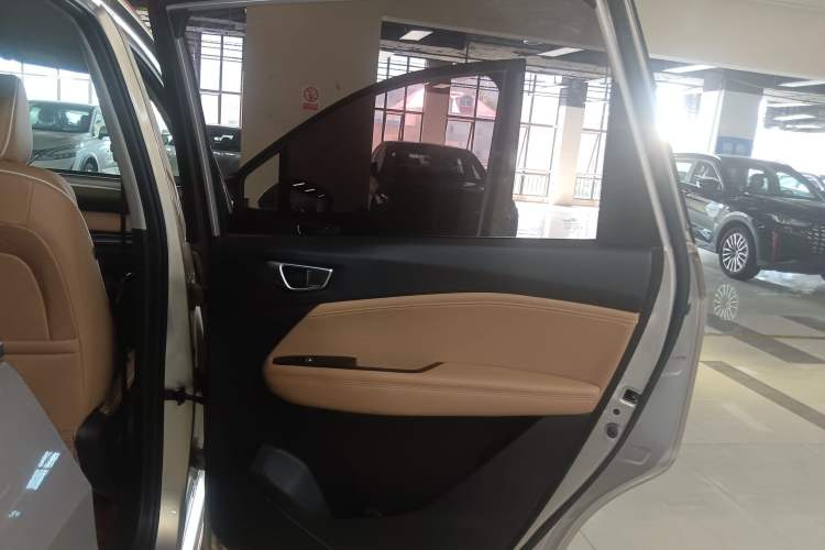 Used Wuling Jiachen 2022 1.5T CVT Deluxe Flagship Edition Interior 6