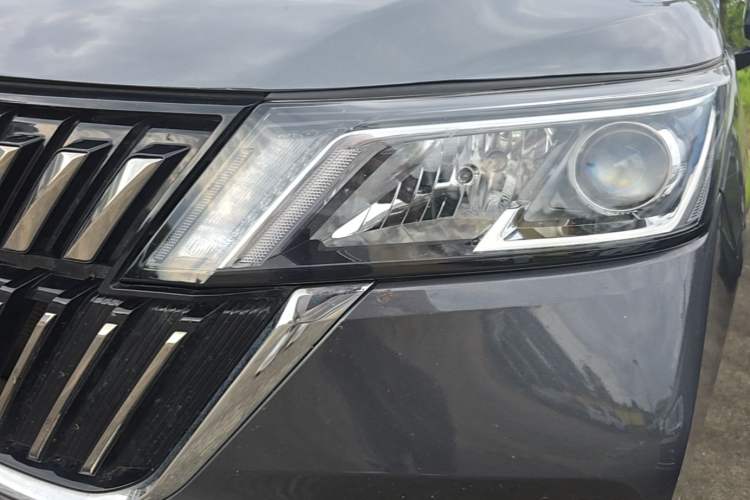 Used Wuling Jiachen 2022 1.5T Manual Light Enjoyment Dynamic Version Left Front Headlight