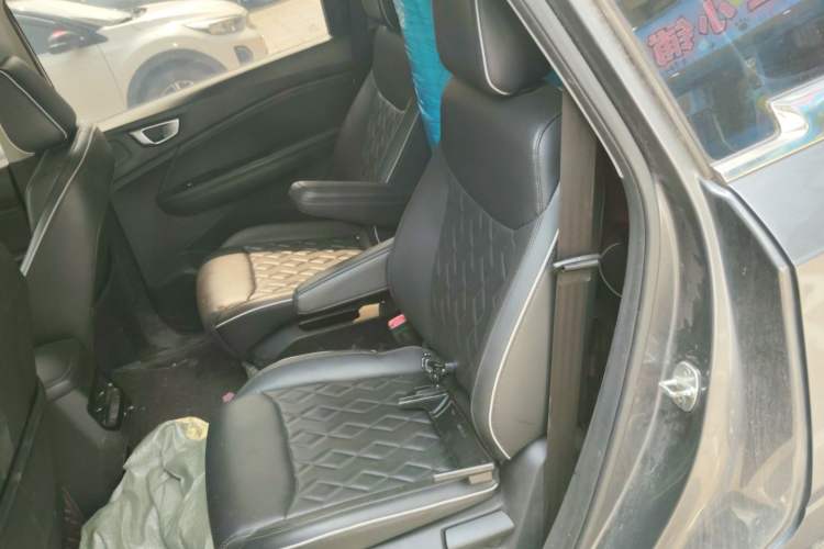 Used Wuling Jiachen 2022 1.5T CVT Deluxe Flagship Edition Left Rear Seat