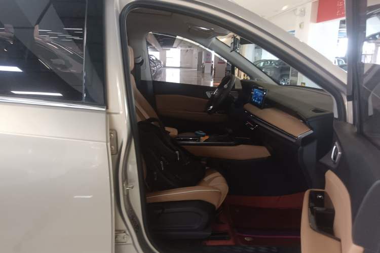 Used Wuling Jiachen 2022 1.5T CVT Deluxe Flagship Edition Right Front Seat